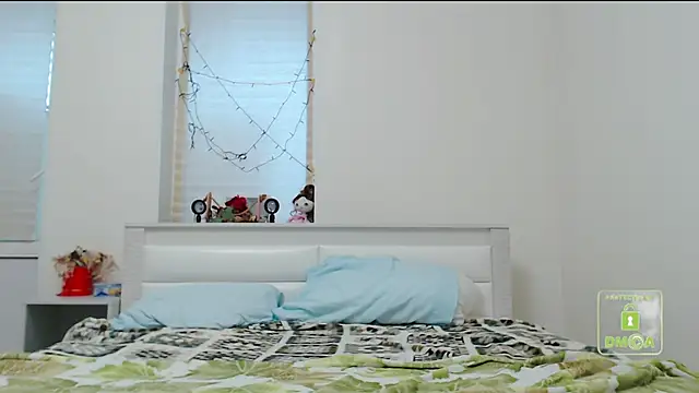 cute and hot online show from January 9, 2025, 9:37 am