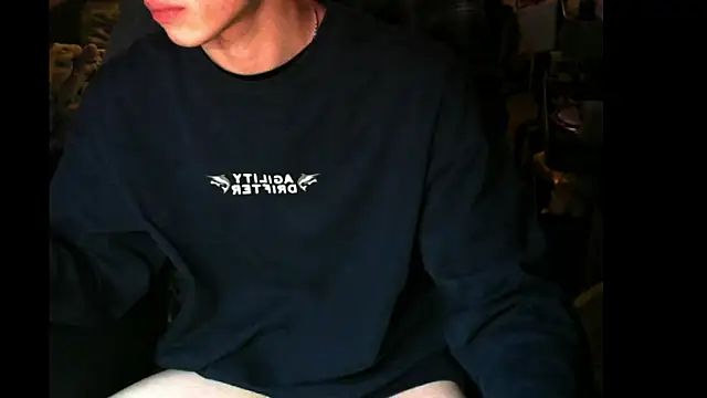 Ray175oo online show from March 8, 2025, 4:39 pm