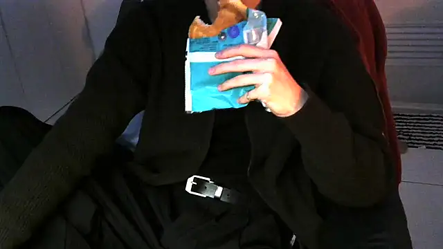 Ray175oo online show from February 10, 2026, 5:50 pm