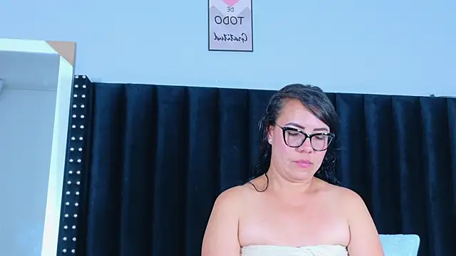 Snapshot of hotlatinateacher chatting on February 10, 2026, 6:45 pm hotlatinateacher online show from February 10, 2026, 6:45 pm