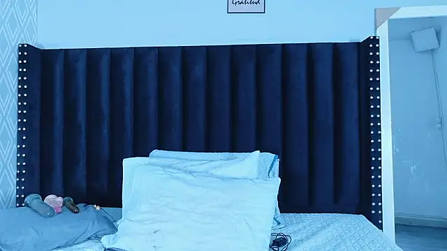 hotlatinateacher online show from March 11, 2026, 7:31 pm