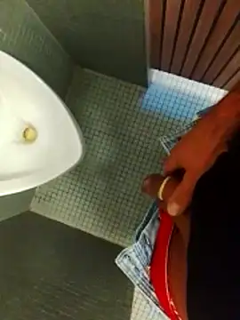 Niceblueeyes081288 online show from April 6, 2026, 5:41 am