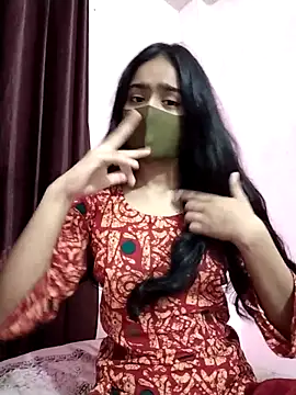 Snapshot of Arisha- chatting on November 3, 2025, 1:45 pm Arisha- online show from November 3, 2025, 1:45 pm