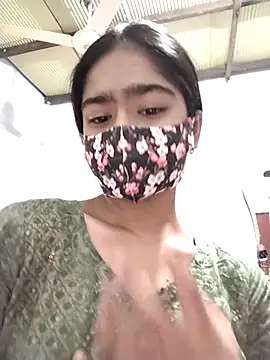 Snapshot of Arisha- chatting on February 16, 2026, 5:47 am Arisha- online show from February 16, 2026, 5:47 am