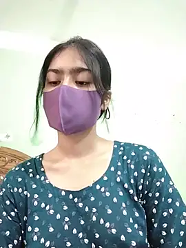 Snapshot of Arisha- chatting on May 18, 2026, 8:42 am Arisha- online show from May 18, 2026, 8:42 am