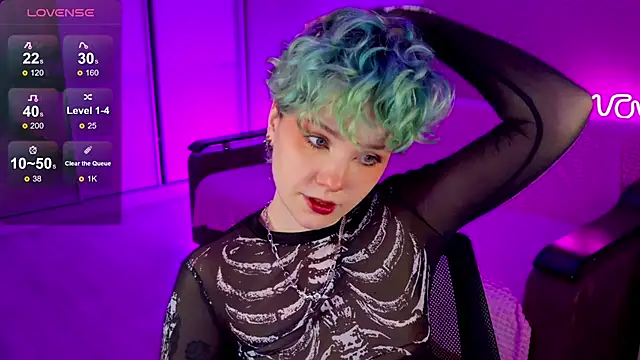 Snapshot of School_Love chatting on January 4, 2025, 1:10 pm School Love online show from January 4, 2025, 1:10 pm