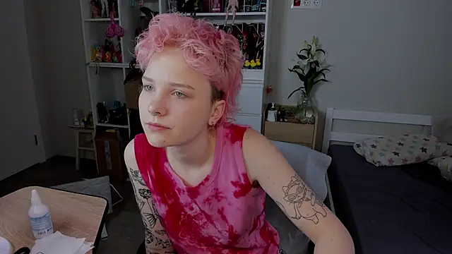 School Love online show from December 18, 2025, 7:14 am