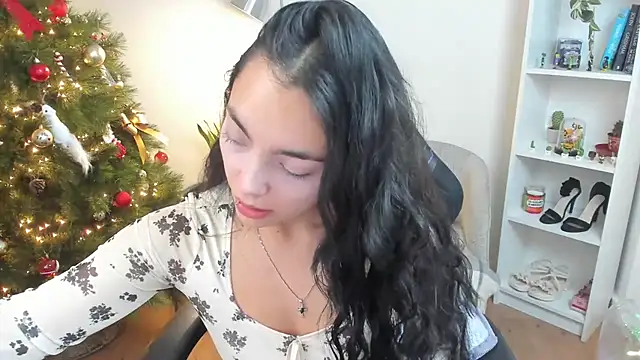  BellaEvans  online show from December 4, 2025, 5:50 am