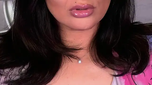 xprettysmilex online show from August 4, 2026, 8:11 pm