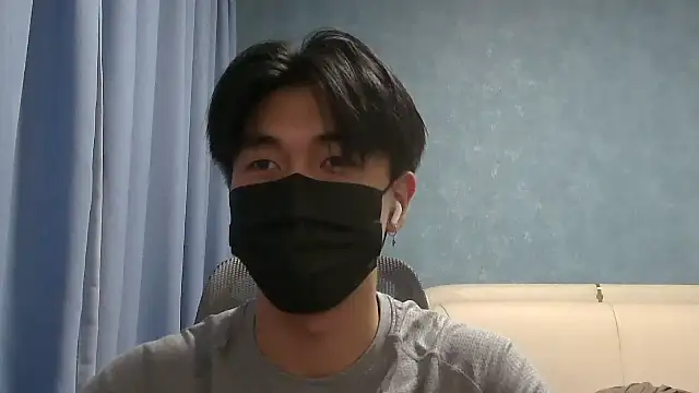 wuzhimao0207 online show from May 18, 2026, 3:07 pm