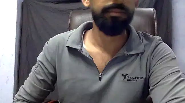 Snapshot of ASIF_F chatting on December 9, 2024, 5:52 pm ASIF F online show from December 9, 2024, 5:52 pm