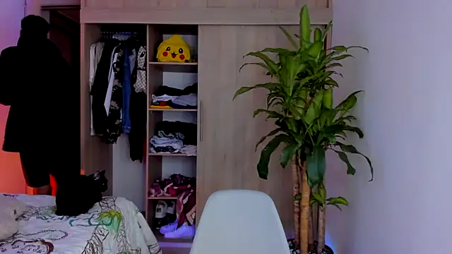 aldrinwhite online show from November 12, 2025, 8:52 pm