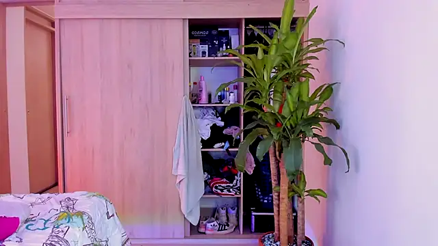 aldrinwhite online show from November 23, 2025, 1:44 pm