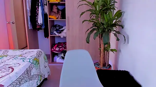 aldrinwhite online show from December 3, 2025, 4:27 pm