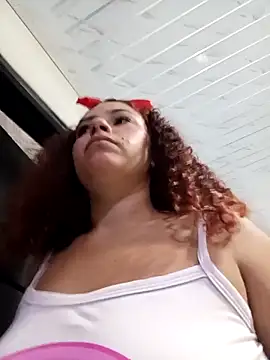 Snapshot of Mommy-Hot chatting on October 29, 2025, 2:03 am Mommy-Hot online show from October 29, 2025, 2:03 am