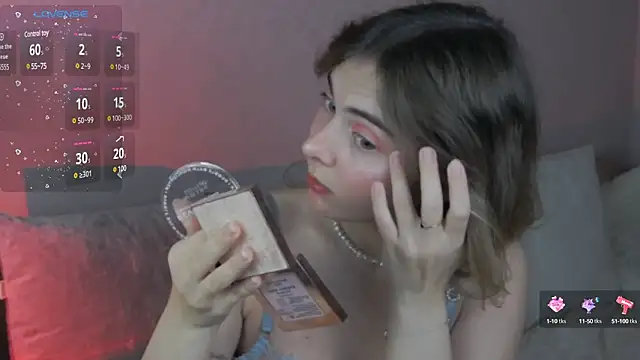 chloi hes online show from December 2, 2024, 1:02 pm