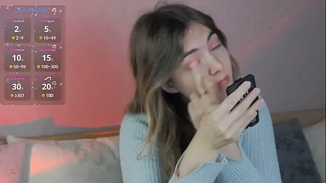 chloi hes online show from December 10, 2024, 11:43 am