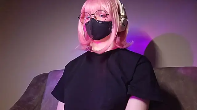 DanaWard online show from April 16, 2026, 10:01 pm