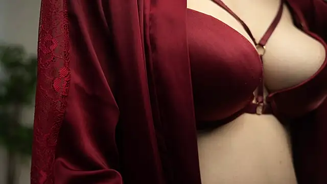 PrincessMononokee online show from May 28, 2026, 6:43 am