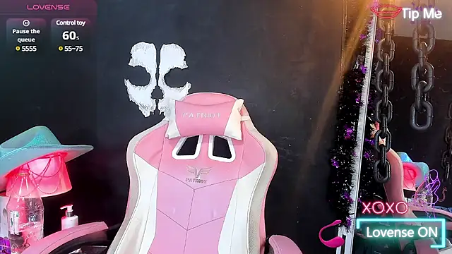 Snapshot of RoxaneEvans_ chatting on March 20, 2025, 10:21 am RoxaneEvans  online show from March 20, 2025, 10:21 am