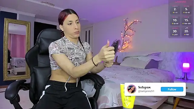 charolbruce 1 online show from December 20, 2025, 12:12 pm