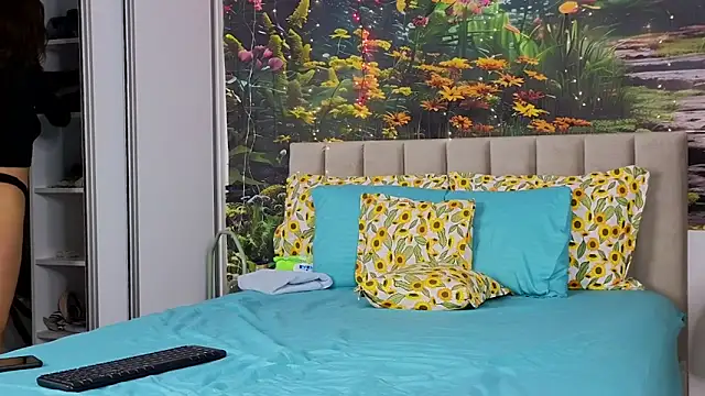 MadameDeFeu online show from February 17, 2025, 8:30 am