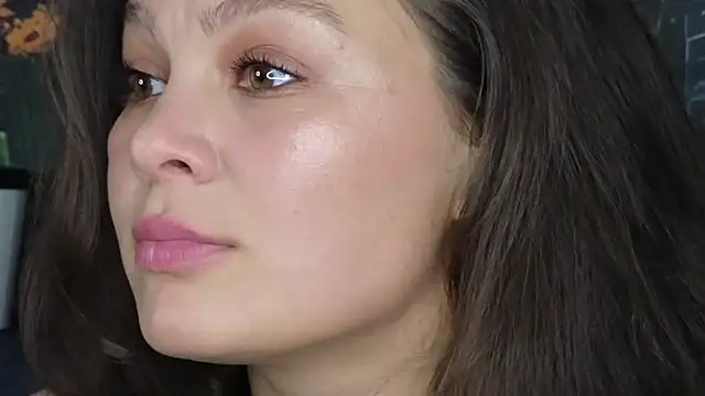 MadameDeFeu online show from November 19, 2025, 8:36 am