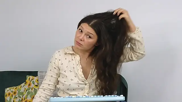 MadameDeFeu online show from January 14, 2026, 7:14 am