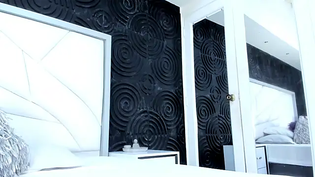 AbigailWilliams  online show from October 20, 2025, 11:10 am