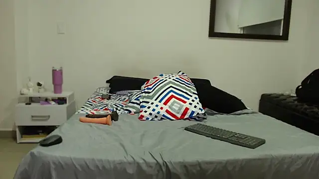 AnnieRoss69 online show from October 22, 2025, 8:52 pm