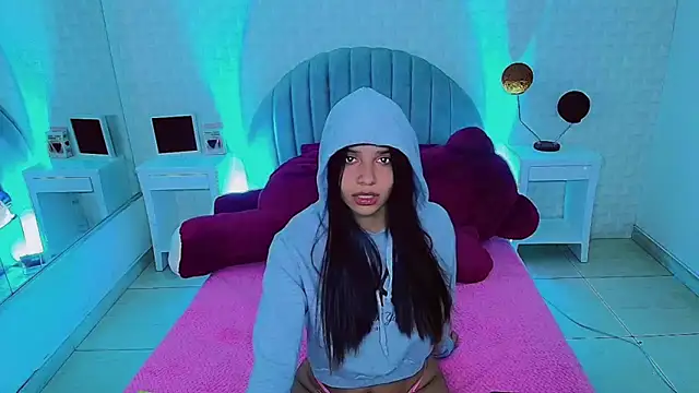 charlotte 0309 online show from February 13, 2026, 5:03 am