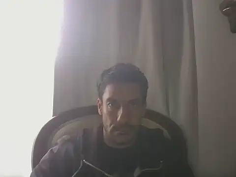 Snapshot of elkike1980 chatting on May 8, 2026, 3:50 pm elkike1980 online show from May 8, 2026, 3:50 pm