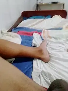 Snapshot of Leovmli chatting on September 13, 2025, 8:19 pm Leovmli online show from September 13, 2025, 8:19 pm