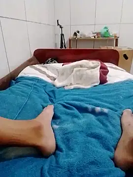 Snapshot of Leovmli chatting on October 10, 2025, 8:52 pm Leovmli online show from October 10, 2025, 8:52 pm