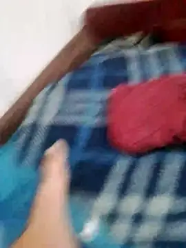 Snapshot of Leovmli chatting on October 14, 2025, 10:43 pm Leovmli online show from October 14, 2025, 10:43 pm