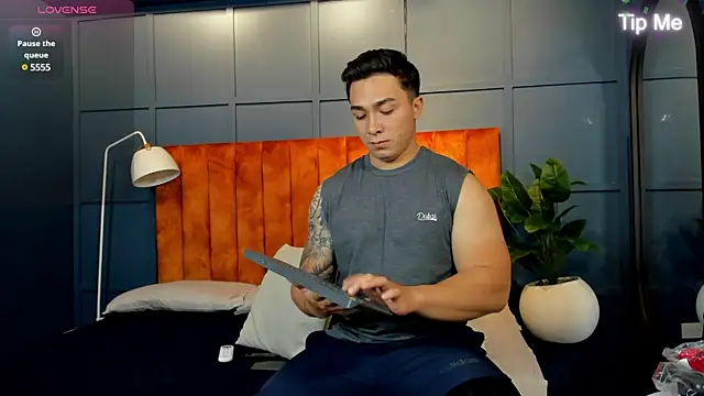 Ryan Hunt online show from February 5, 2025, 12:27 pm