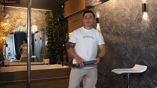 Ryan Hunt online show from November 20, 2025, 12:27 pm