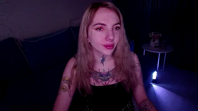 Snapshot of AnneTenet chatting on October 10, 2025, 7:18 am AnneTenet online show from October 10, 2025, 7:18 am