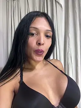 MOMMYJEVAA online show from October 6, 2025, 2:47 pm