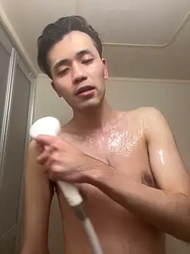 ryusei18570 online show from February 7, 2025, 1:43 pm