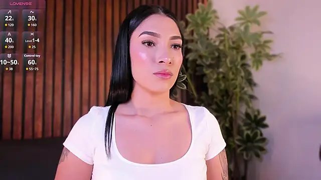 Jennmiiller  online show from November 7, 2025, 12:27 pm