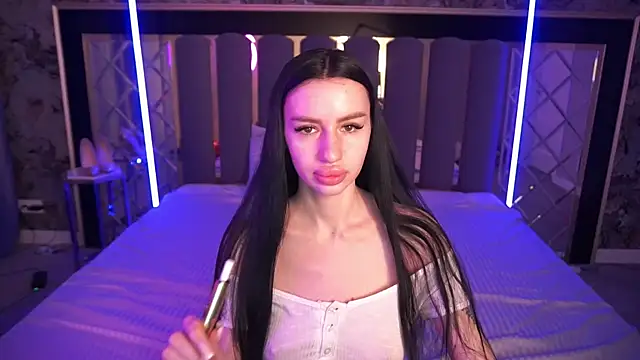 Snow WhiteeeX online show from March 8, 2026, 6:39 am