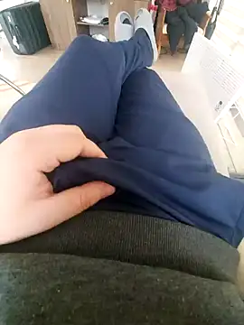 Snapshot of reelciii21 chatting on December 28, 2024, 12:45 pm reelciii21 online show from December 28, 2024, 12:45 pm