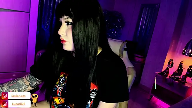 AHRI LEE online show from December 19, 2025, 10:06 pm