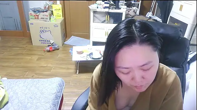 rami0428 online show from December 18, 2025, 11:22 pm