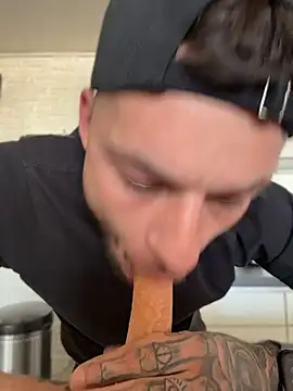 Snapshot of hottwoboys chatting on April 14, 2026, 10:43 am hottwoboys online show from April 14, 2026, 10:43 am