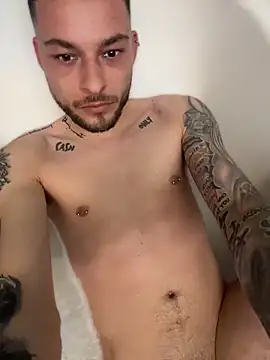 Snapshot of hottwoboys chatting on April 16, 2026, 5:36 pm hottwoboys online show from April 16, 2026, 5:36 pm