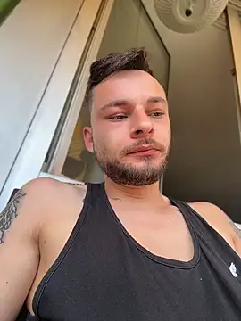 hottwoboys online show from May 28, 2026, 8:11 am
