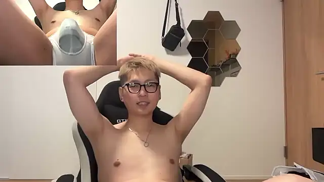 Snapshot of kensnb chatting on February 24, 2026, 8:29 pm kensnb online show from February 24, 2026, 8:29 pm