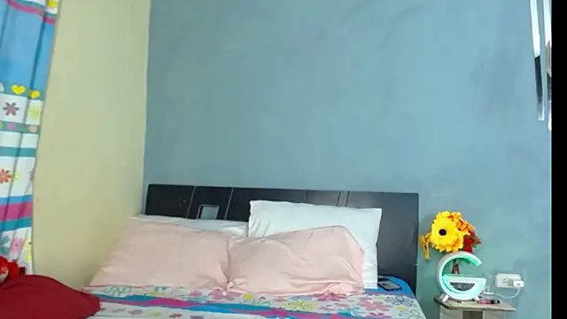 Snapshot of Madison__12 chatting on February 8, 2025, 11:13 pm Madison 12 online show from February 8, 2025, 11:13 pm